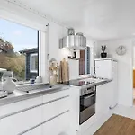 In With 2 Bedrooms