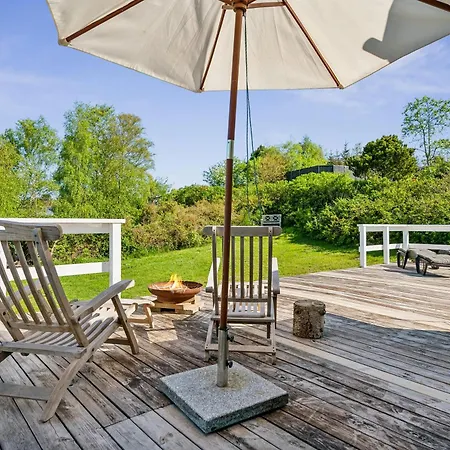 In With 2 Bedrooms Holiday home